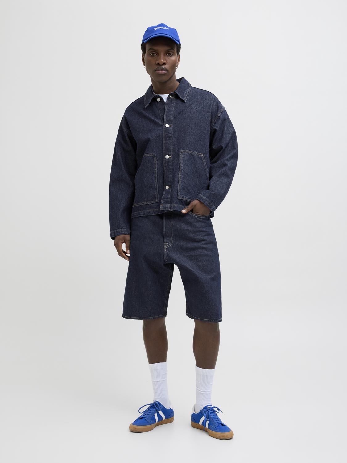 model_shot-front_full